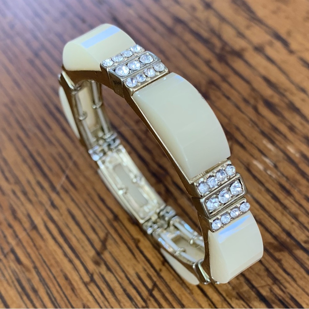 Pretty Cream, Crystals, and Light Gold Metal Stretch Bracelet